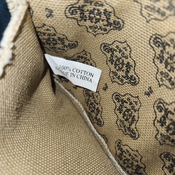 Distressed Wallet - Picture 9 of 12